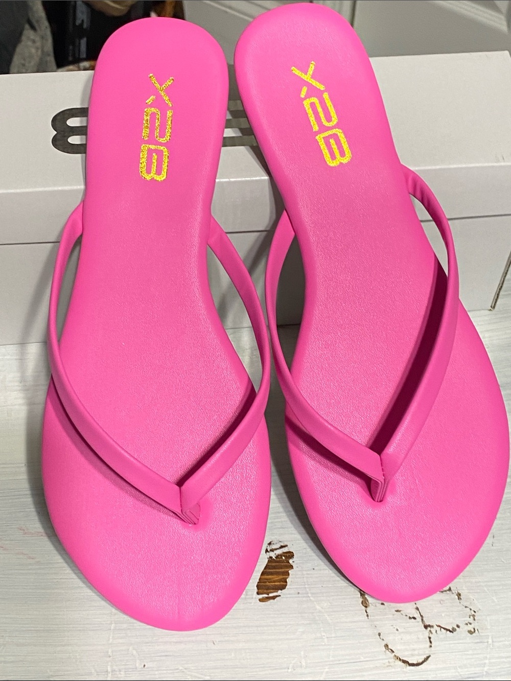 X2B hot pink NEW summer flip flop sandals shoes size 8